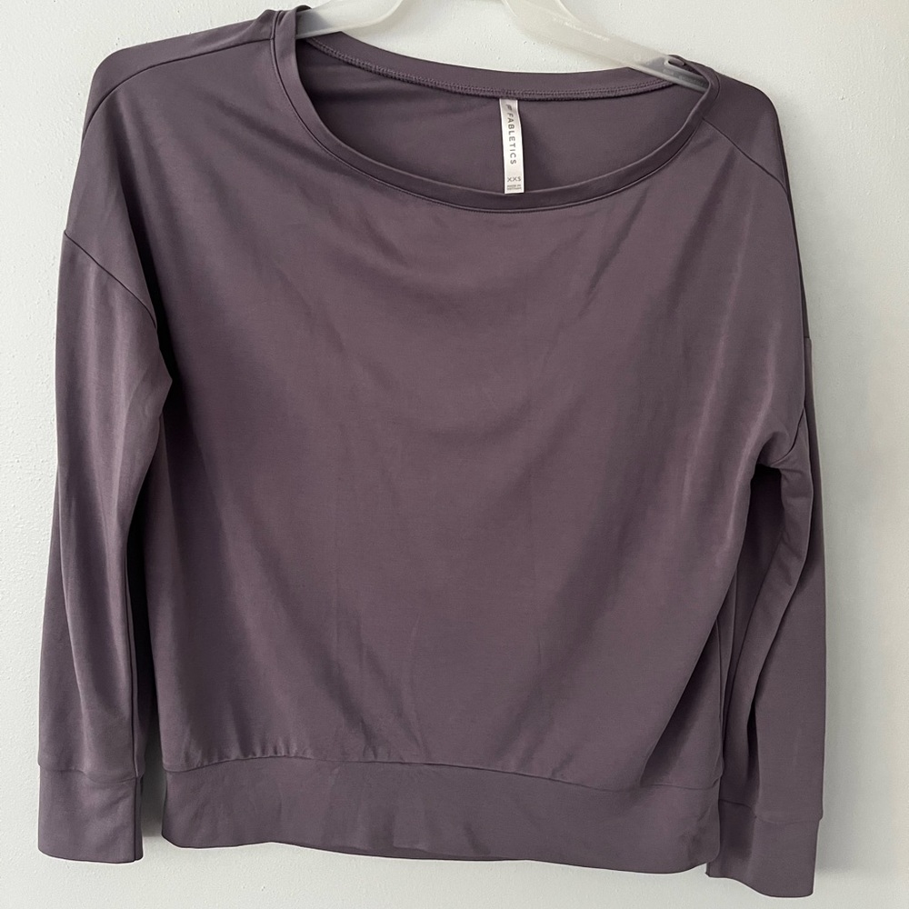 Activewear long sleeve shirt